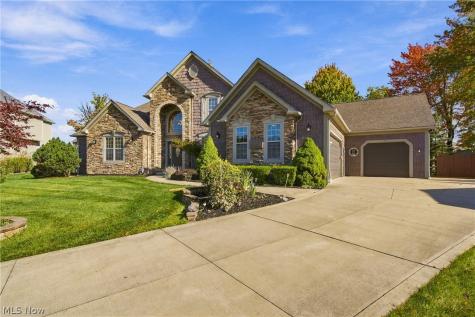 10219 N Red Oak Drive North Royalton OH 44133