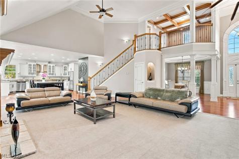 10219 N Red Oak Drive North Royalton OH 44133
