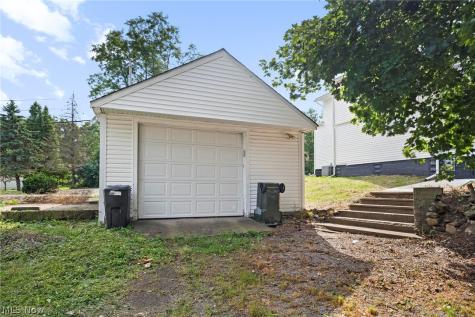 4597 Elyria Avenue Lorain OH 44055