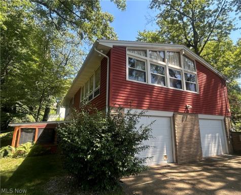 2305 Helena Avenue NW Massillon OH 44646