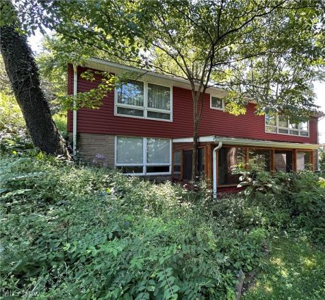 2305 Helena Avenue NW Massillon OH 44646