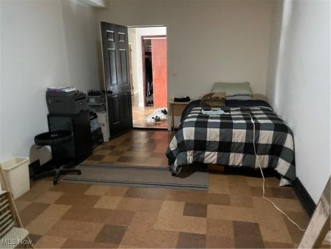 5890 Ruple Brook Park OH 44142