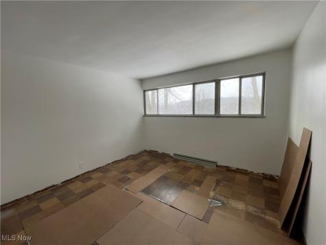 5890 Ruple Brook Park OH 44142