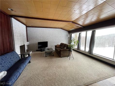 5890 Ruple Brook Park OH 44142