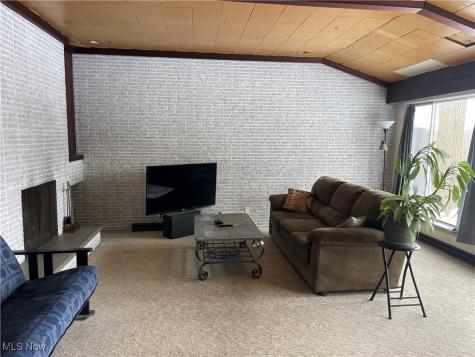 5890 Ruple Brook Park OH 44142