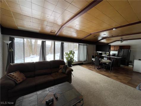 5890 Ruple Brook Park OH 44142