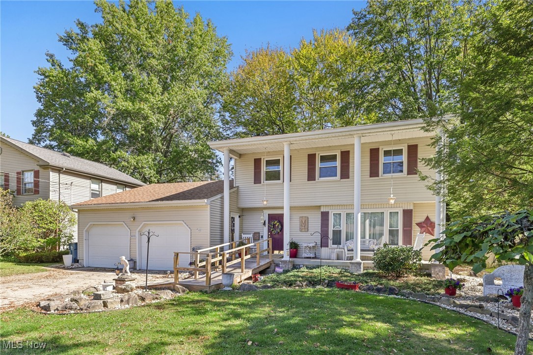 6001 Applecrest Drive Boardman OH 44512