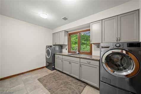19312 Ivywood Trail Strongsville OH 44149