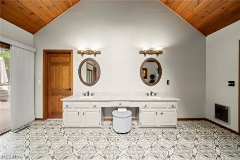 19312 Ivywood Trail Strongsville OH 44149