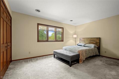 19312 Ivywood Trail Strongsville OH 44149