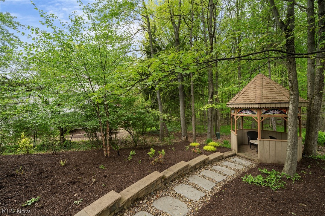 19312 Ivywood Trail Strongsville OH 44149