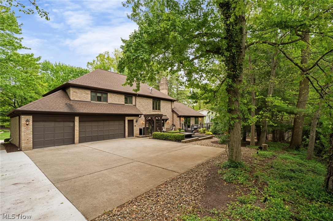 19312 Ivywood Trail Strongsville OH 44149