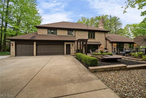 19312 Ivywood Trail Strongsville OH 44149