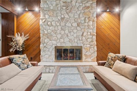19312 Ivywood Trail Strongsville OH 44149