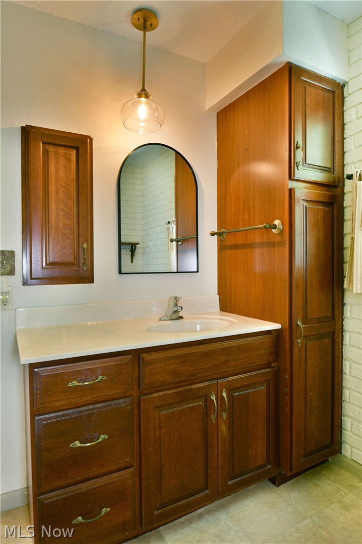 6470 Mahoning Avenue NW Champion OH 44481