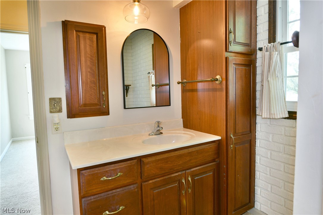 6470 Mahoning Avenue NW Champion OH 44481