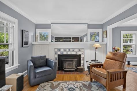 3389 E Monmouth Road Cleveland OH 44118