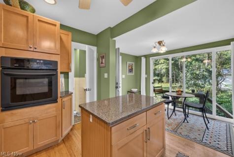 3389 E Monmouth Road Cleveland OH 44118