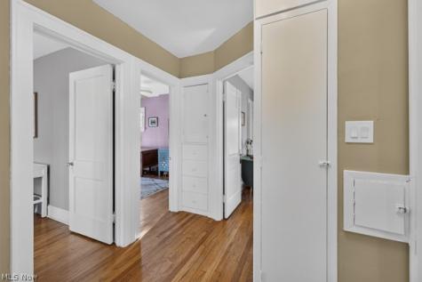 3389 E Monmouth Road Cleveland OH 44118