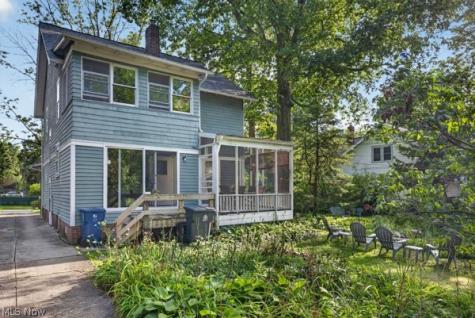 3389 E Monmouth Road Cleveland OH 44118