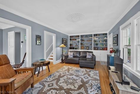 3389 E Monmouth Road Cleveland OH 44118
