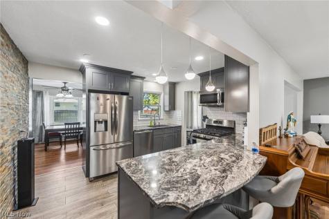 4562 Brendan Lane North Olmsted OH 44070