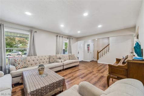 4562 Brendan Lane North Olmsted OH 44070