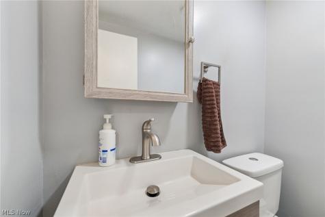 4562 Brendan Lane North Olmsted OH 44070