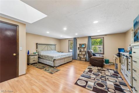 4562 Brendan Lane North Olmsted OH 44070