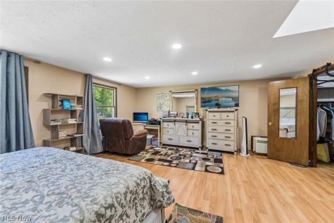 4562 Brendan Lane North Olmsted OH 44070