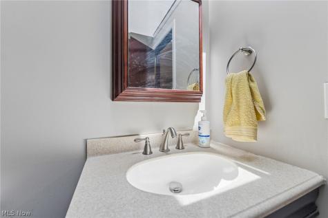 4562 Brendan Lane North Olmsted OH 44070