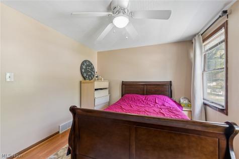 4562 Brendan Lane North Olmsted OH 44070