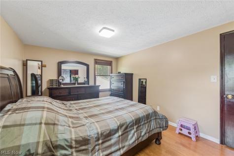 4562 Brendan Lane North Olmsted OH 44070