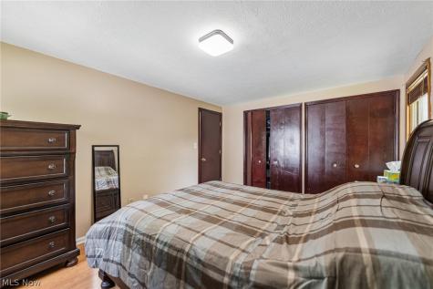 4562 Brendan Lane North Olmsted OH 44070