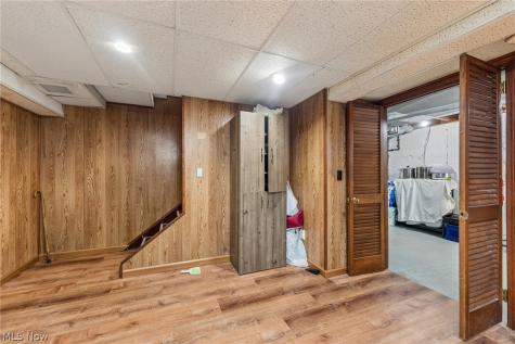 4562 Brendan Lane North Olmsted OH 44070