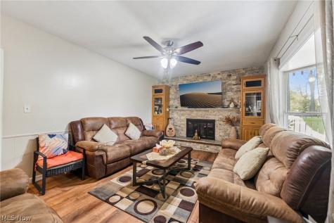 4562 Brendan Lane North Olmsted OH 44070