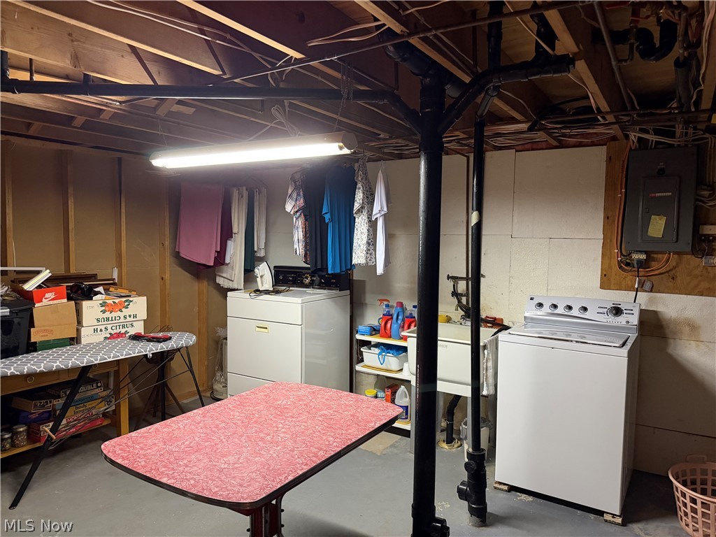 49261 S Park Circle East Liverpool OH 43920