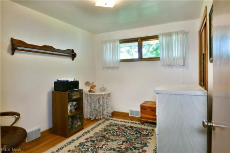 26 Potomac Avenue Niles OH 44446