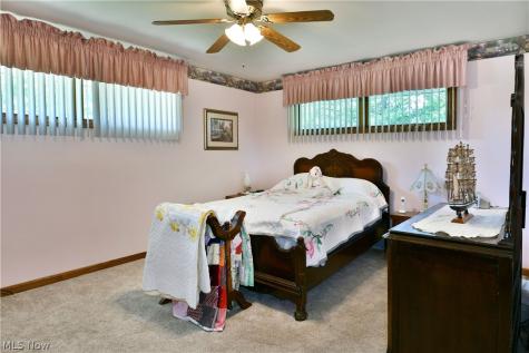 26 Potomac Avenue Niles OH 44446