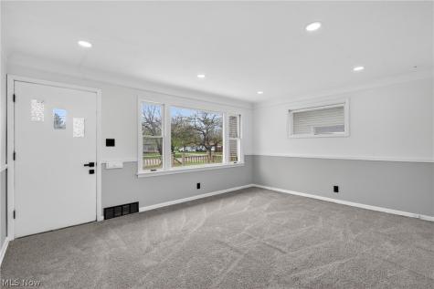 568 Heather Lane Bedford OH 44146