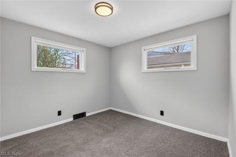 568 Heather Lane Bedford OH 44146