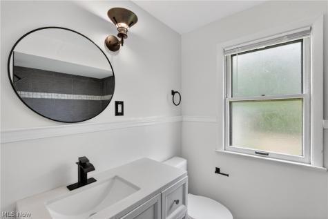 568 Heather Lane Bedford OH 44146