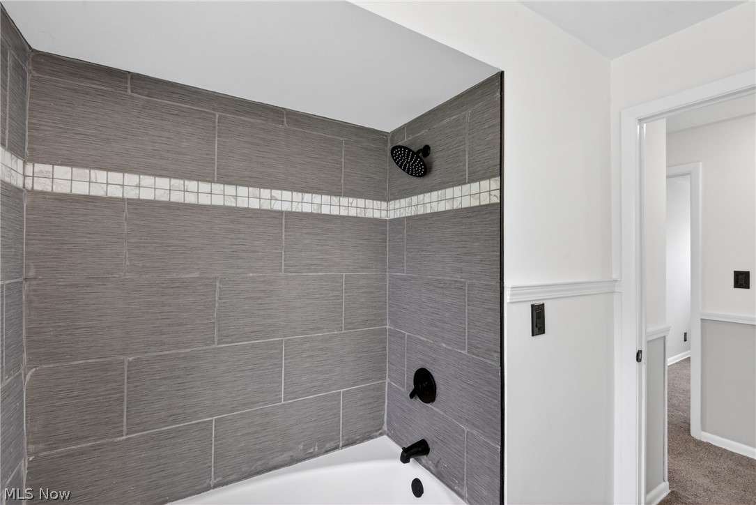 568 Heather Lane Bedford OH 44146