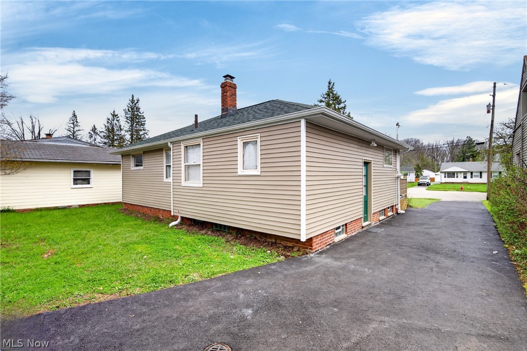 568 Heather Lane Bedford OH 44146