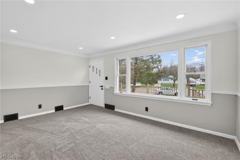 568 Heather Lane Bedford OH 44146