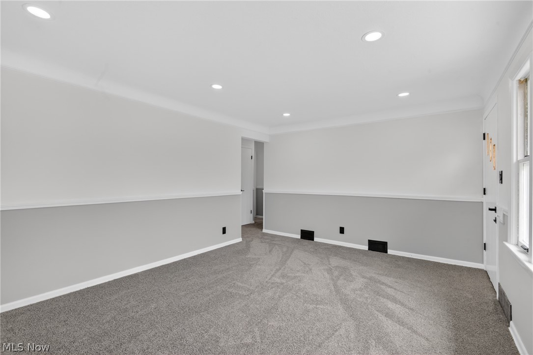 568 Heather Lane Bedford OH 44146