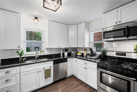 3484 Meadowbrook Boulevard Cleveland Heights OH 44118
