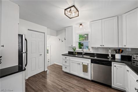 3484 Meadowbrook Boulevard Cleveland Heights OH 44118