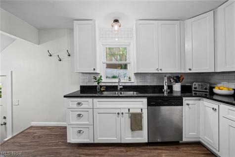 3484 Meadowbrook Boulevard Cleveland Heights OH 44118
