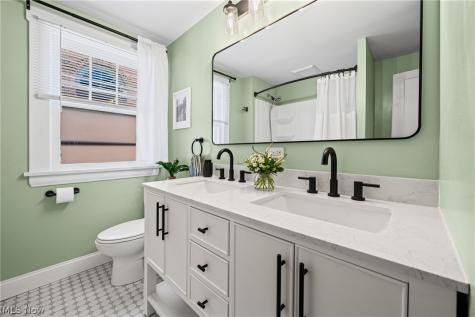 3484 Meadowbrook Boulevard Cleveland Heights OH 44118
